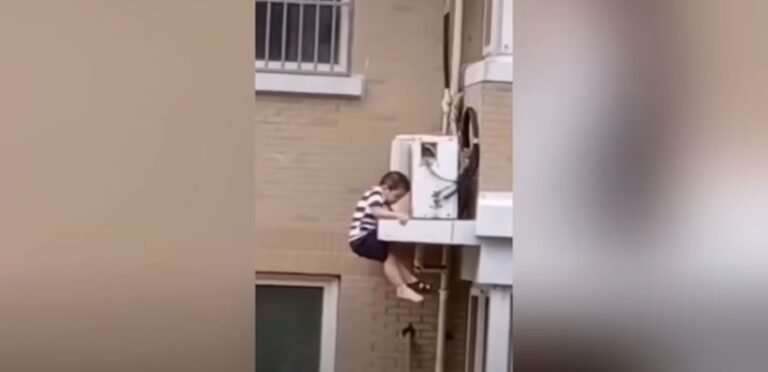 Criança de 2 anos cai do 5º andar de edifício. Vídeo mostra momento do acidente