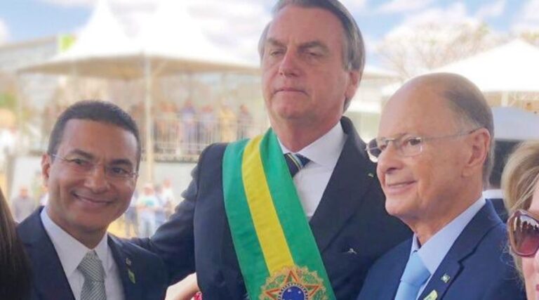 Bolsonaro envia carta ao Presidente de Angola pedindo proteção a pastores da Igreja Universal
