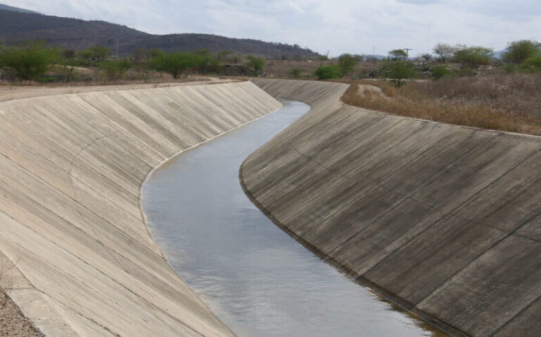 Chega água no canal Acauã-Araçagi, maior obra de infraestrutura hídrica da Paraíba