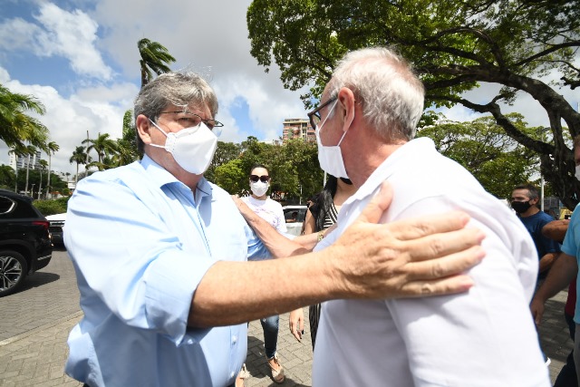 Governador João Azevêdo abre Dia D de Vacinação contra a Covid-19 em João Pessoa e pede que população se vacine