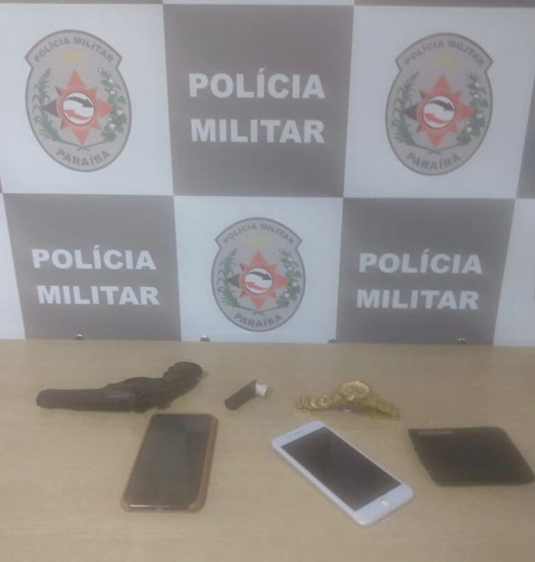 Polícia Militar prende dupla suspeita de roubar celulares na orla do Bessa, em João Pessoa