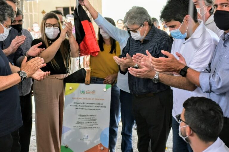 Em Pocinhos-PB: Governador João Azevêdo entrega obras de pavimentação, quadra de esporte e inspeciona reforma de escola e construção de ginásio
