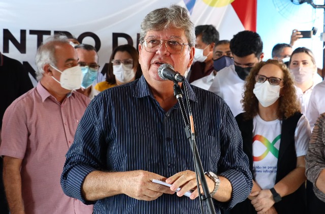 Governador João Azevêdo sanciona aumento salarial do Executivo e Legislativo na Paraíba; confira