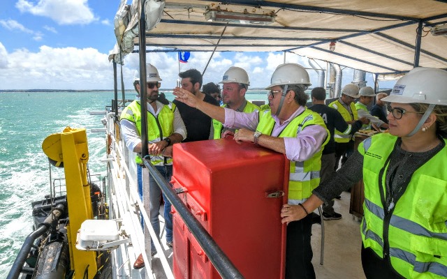 Governador João Azevêdo acompanha obras da dragagem do Porto de Cabedelo e destaca importância do investimento para a economia da Paraíba