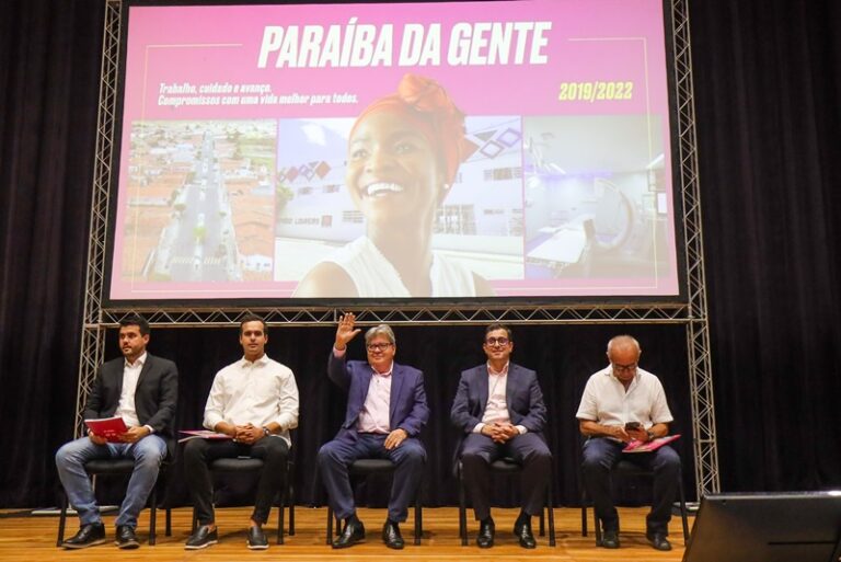 Governador João Azevêdo apresenta avanços da gestão e anuncia novas obras e ações para o segundo mandato