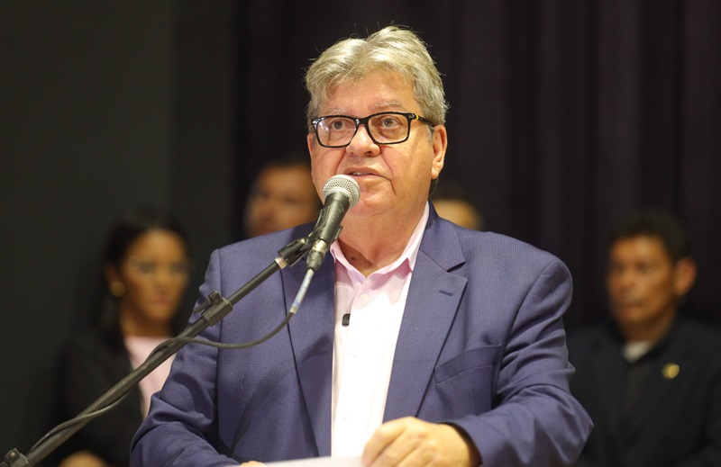 Governador João Azevêdo anuncia professores Antônio Roberto e Cláudio Furtado como secretários de Educação e de Ciência e Tecnologia