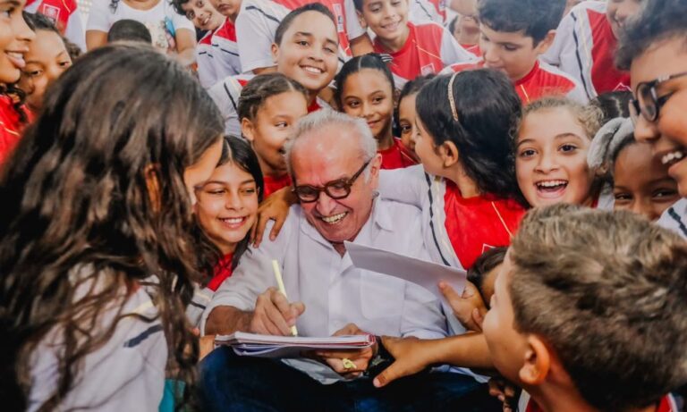 Carteira de Estudante gratuita beneficia mais de 35 mil alunos em João Pessoa
