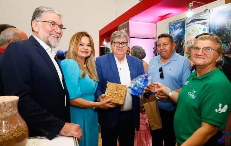 Expo Turismo Paraíba começa com debates entre gestores municipais para destacar atrativos em todo o estado