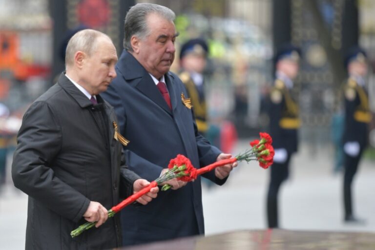 Europa tenta expandir sanções para além de Moscou; Dia da Vitória é celebrado na Rússia