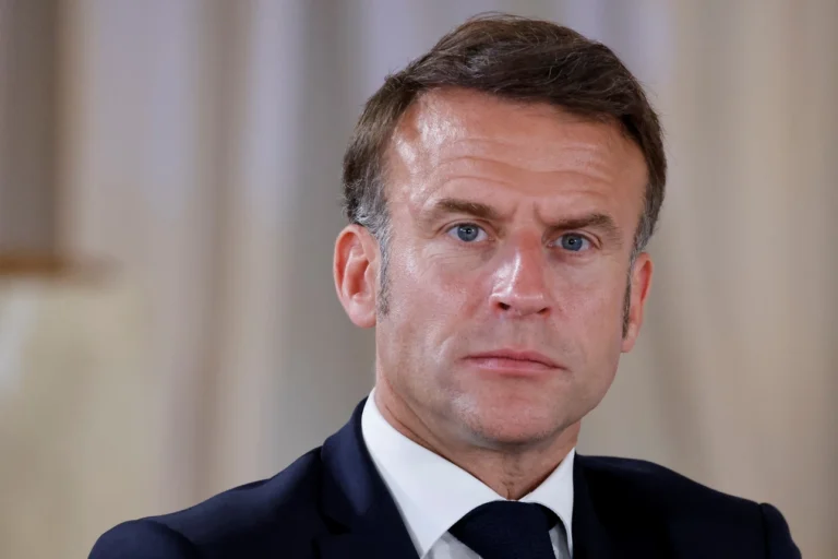 Presidente francês reconhece ‘fratura democrática’ e promete mudança