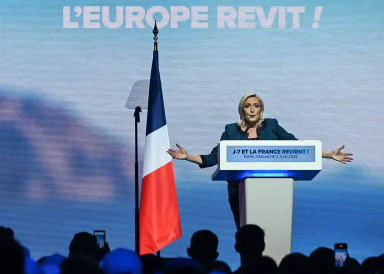 Extrema direita francesa tem vitória histórica no primeiro turno das eleições
