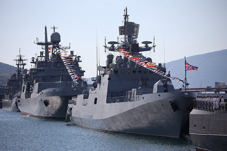 Porta-voz do Kremlin afirma que presença de frota da Otan no Mar Negro é ameaça à Rússia
