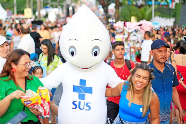 SES leva Zé Gotinha às festas de Carnaval para incentivar a vacinação