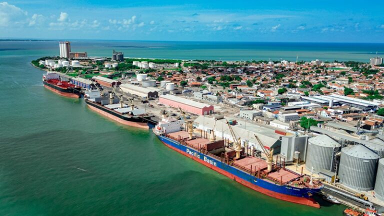 Sancionada lei que incentiva exportações por micro e pequenas empresas