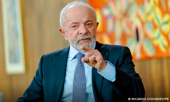 O Brasil negociará como país soberano, diz Lula no New York Times