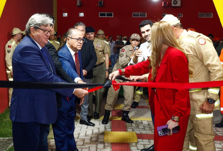 João Azevêdo entrega Centro de Treinamento do Corpo de Bombeiros, investimento histórico na qualificação das Forças de Segurança 