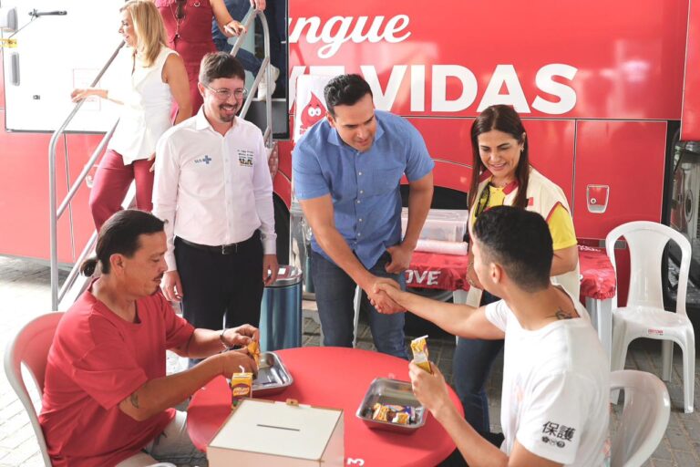 Lucas Ribeiro participa do “Dia D” de Multivacinação em Queimadas e reforça união para ampliar cobertura vacinal