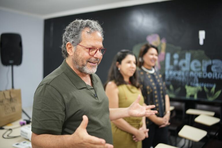 Salão do Artesanato Paraibano: rendeiras do Cariri participam de oficina com designer Renato Imbroisi