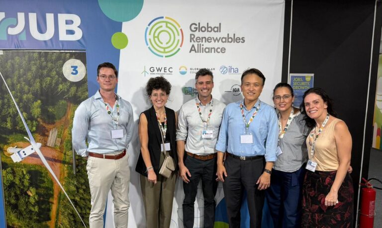 Governo fecha parceria para expandir energia renovável na Amazônia