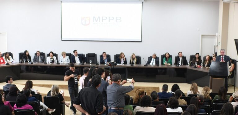 João Azevêdo celebra parceria com a Uber e MPPB e reforça segurança de passageiros e motoristas em transporte por aplicativo