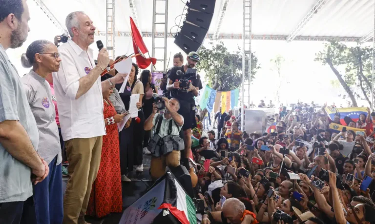 Côrrea do Lago promete levar pleitos da Cúpula dos Povos à COP30