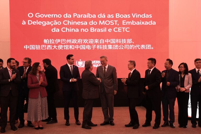 João Azevêdo recebe delegação chinesa e celebra acordos de cooperação em ciência e tecnologia