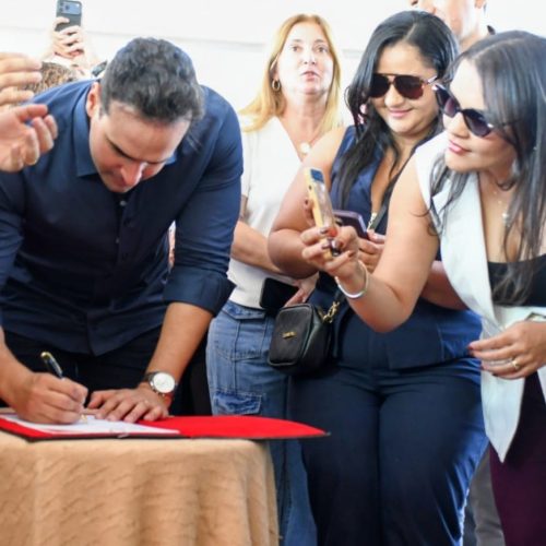 Governador Lucas Ribeiro autoriza licitações de novos complexos educacionais em Mari e inaugura creche em Gurinhém