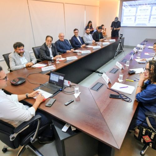 Governador Lucas Ribeiro trata sobre avanço na implantação do Ciquanta com ministra Luciana Santos