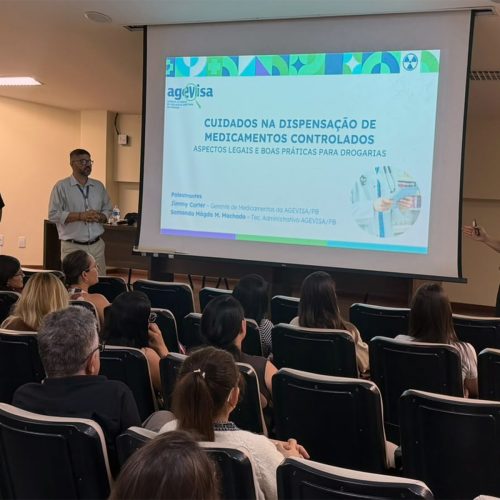 Agevisa capacita profissionais de farmácias sobre nova regra de dispensação de remédios controlados