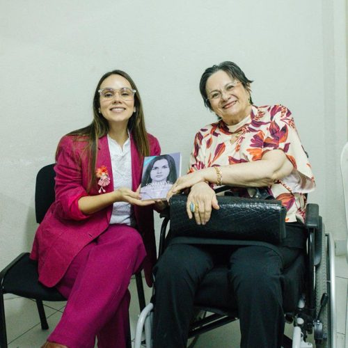 Primeira-dama prestigia espetáculo que aborda a relevância de ações de combate à violência contra a mulher