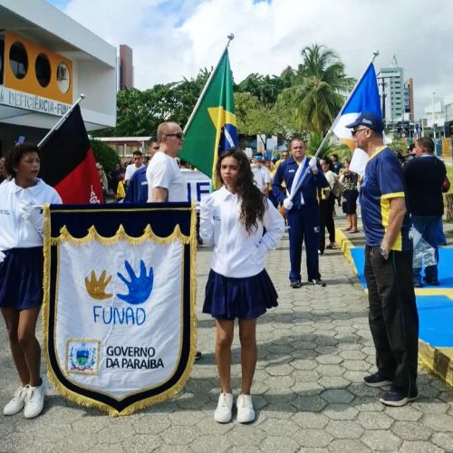 Usuários da Funad participam do tradicional desfile cívico da Fundação