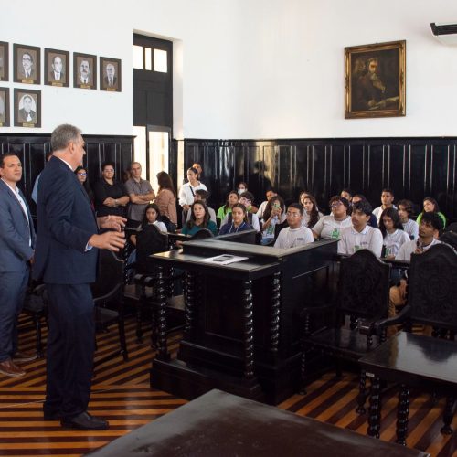 Secretaria de Educação e TJPB promovem imersão de estudantes no universo da Justiça
