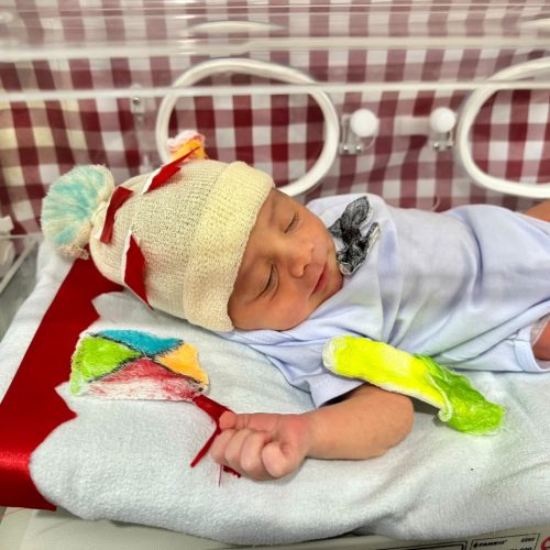 Em clima de São João, Hospital Regional de Guarabira realiza ação temática com bebês e fortalece assistência humanizada