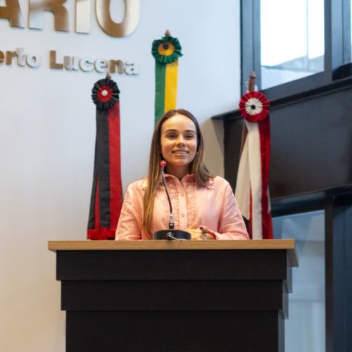 Camila Mariz é homenageada em sessão solene na Câmara Municipal de João Pessoa e reforça compromisso com a proteção das mulheres