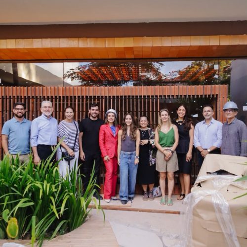 Camila Mariz faz visita técnica às obras da "Casa Paraíba" na Casacor no Centro Histórico de João Pessoa
