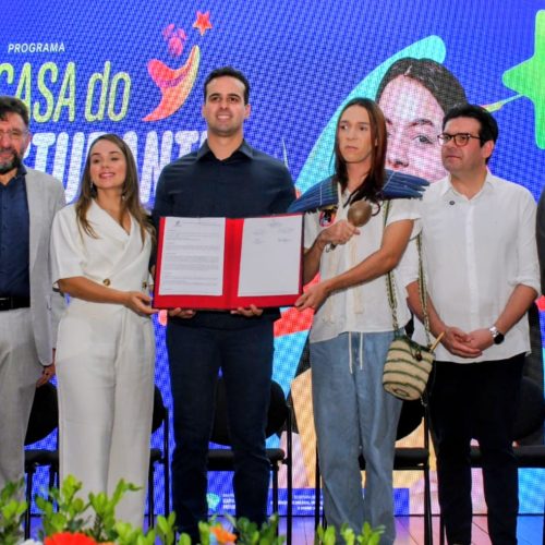 Governador Lucas Ribeiro institucionaliza programa da Casa do Estudante e amplia assistência estudantil com investimento de R$ 12 milhões