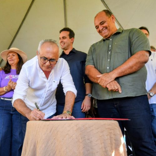 Governador Lucas Ribeiro autoriza novas estradas em São Miguel de Taipu e Pedras de Fogo