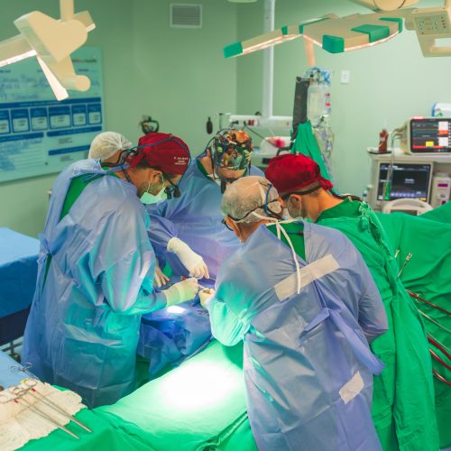 Hospital Metropolitano realiza mais de 39 mil atendimentos e dois transplantes cardíacos no 1º semestre de 2026